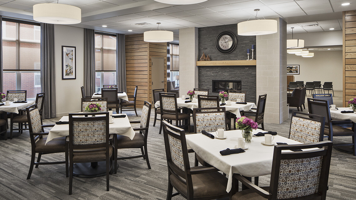 Inglenook at Presbyterian Village_Int Dining 2_Copyright Andrew Rugge Courtesy Perkins Eastman-1